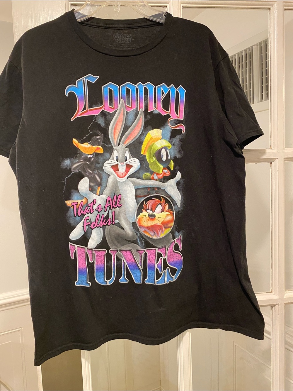 Looney Tunes size Large T-shirt unisex good condition
